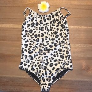 Girls swimsuit